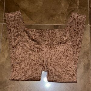 Athleta Cheetah-Print Leggings Size MT Length 7/8